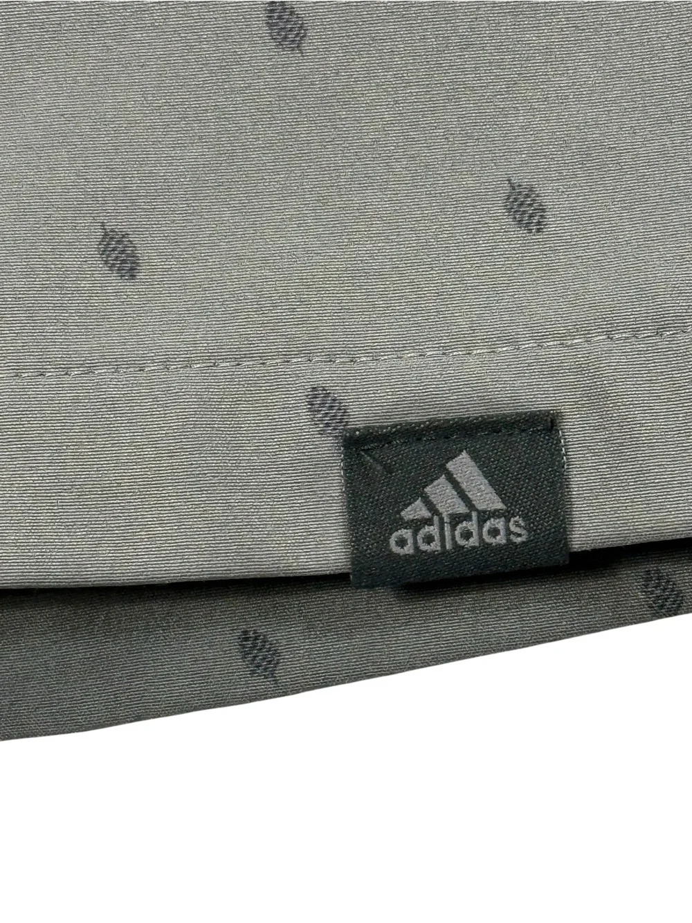 adidas Golf Men’s Gray Pinecone Print Performance Shorts – Size 36 x 9”